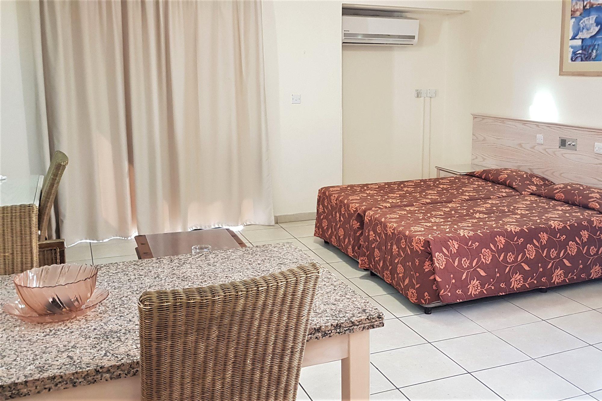Senator Hotel Apartments - Adults Only Ajía Nápa Kültér fotó