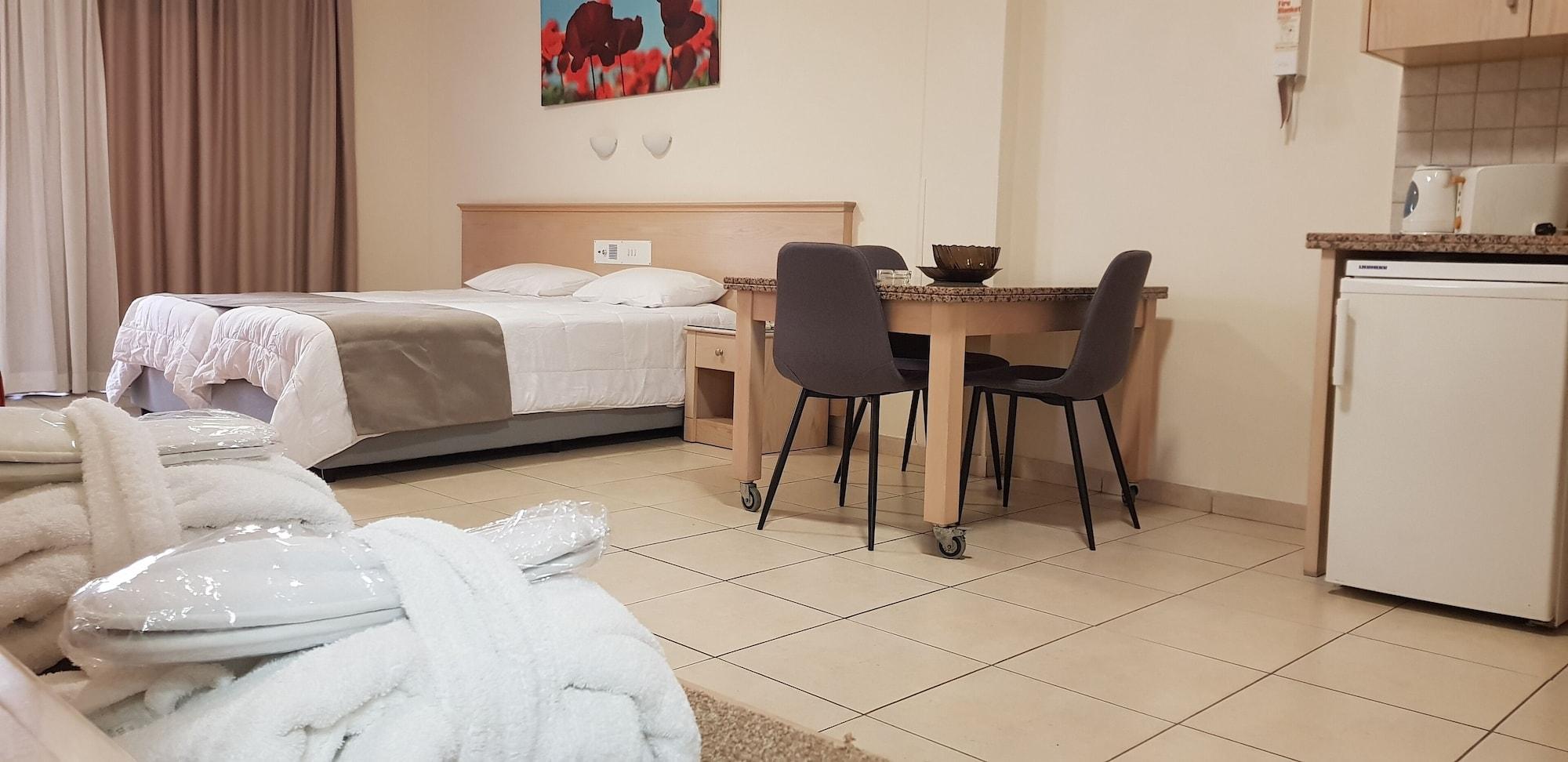Senator Hotel Apartments - Adults Only Ajía Nápa Kültér fotó