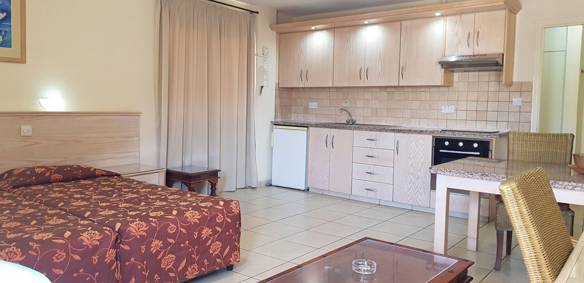 Senator Hotel Apartments - Adults Only Ajía Nápa Kültér fotó