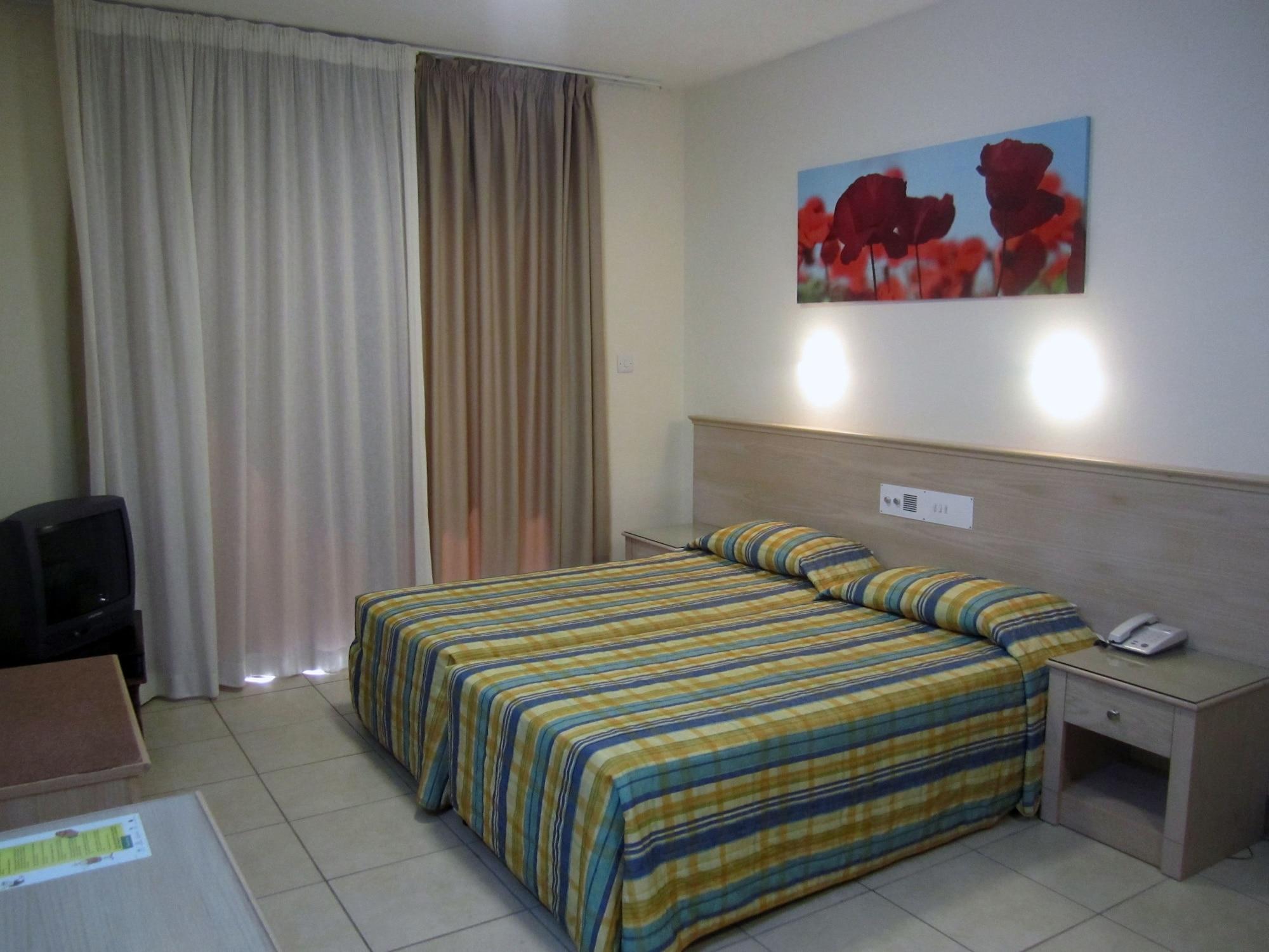 Senator Hotel Apartments - Adults Only Ajía Nápa Kültér fotó