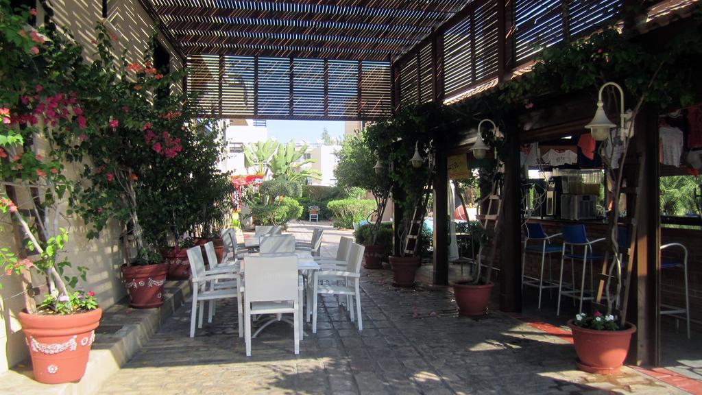 Senator Hotel Apartments - Adults Only Ajía Nápa Kültér fotó