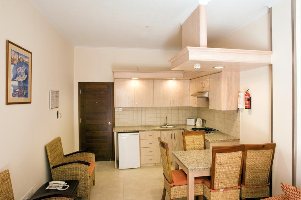 Senator Hotel Apartments - Adults Only Ajía Nápa Kültér fotó